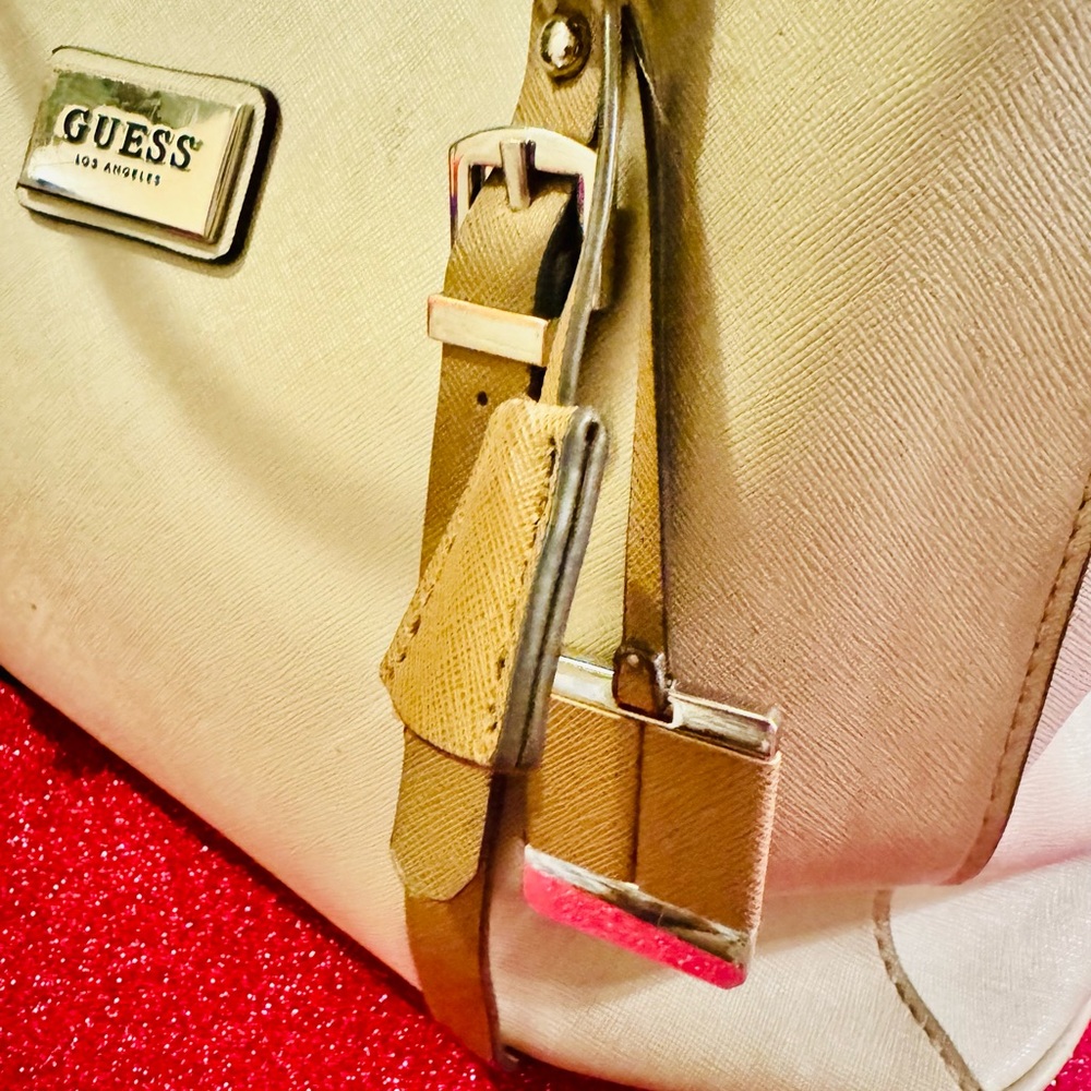 “Guess” Large hand Bag - Picture 5 of 16